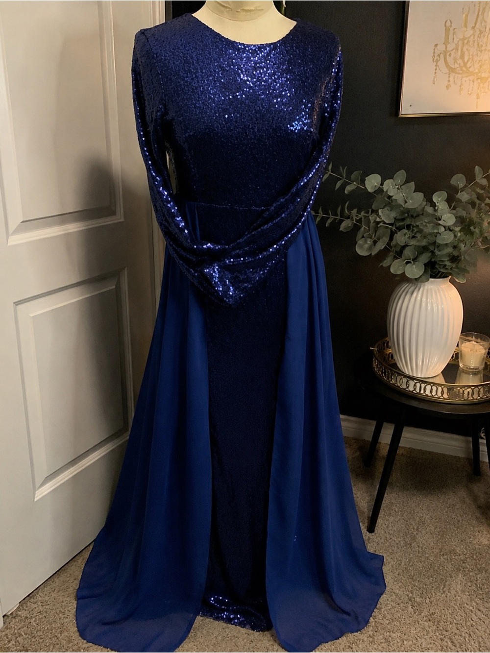 Elegant Navy Blue Sequin Evening Dress